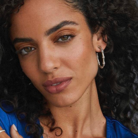 Kendra Scott Maura Vintage Silver Bamboo Hoop Earrings in White CZ - Picture 2 of 7